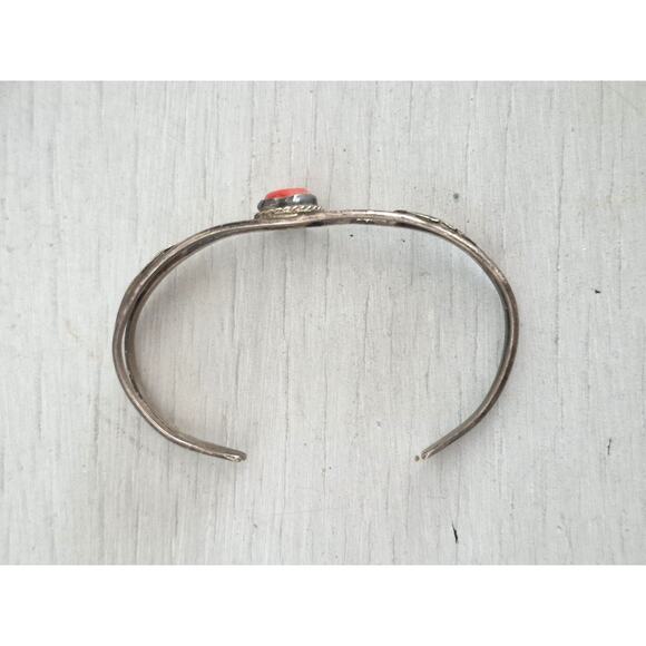 Vintage Native American Coral Bangle Cuff - Picture 5 of 7